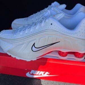 Nike Shox R4 GS White Phantom Picante Red Shoes CW2626-102